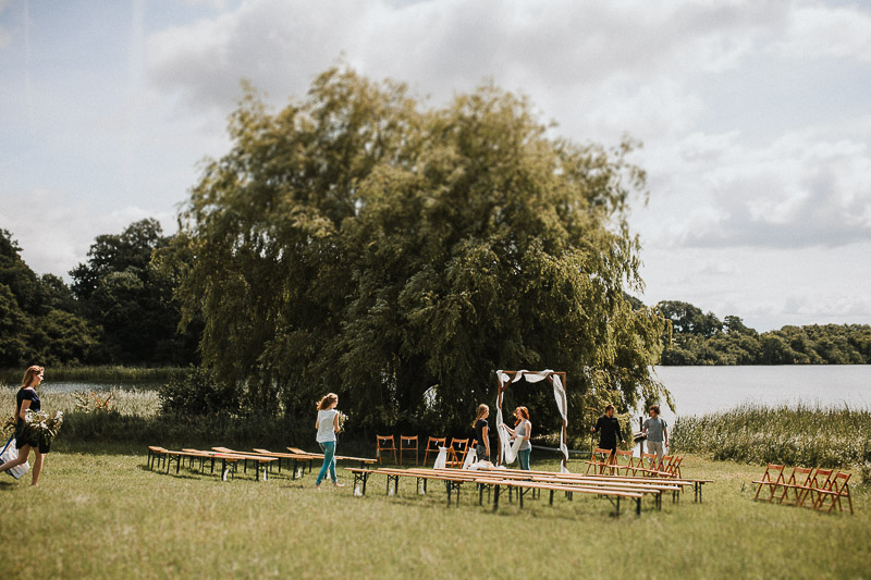 freie Trauung am See DIY Vintage Hochzeit in Kiel  auf Hof Brache Wahlstorf